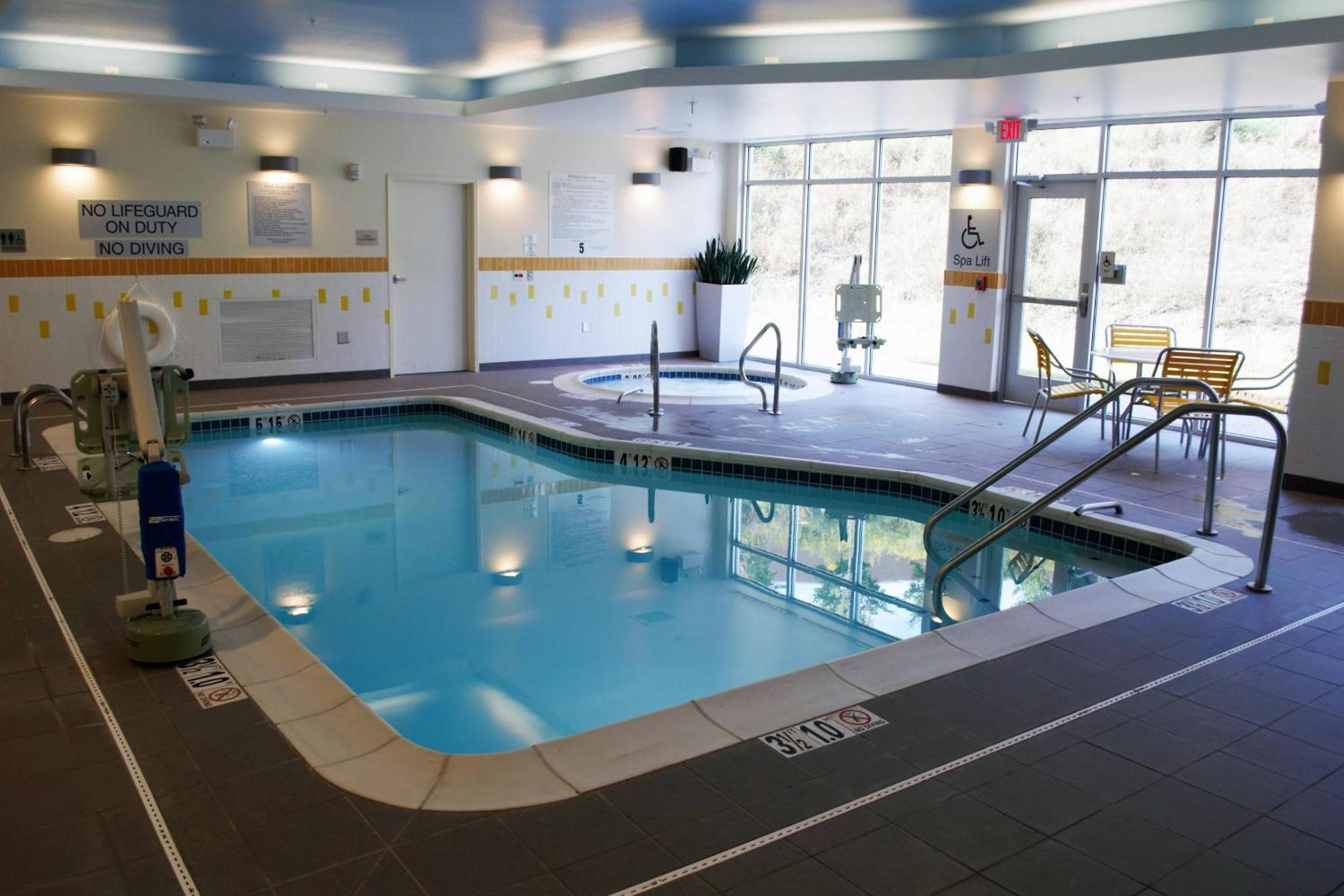 Fairfield Inn & Suites By Marriott Stroudsburg Bartonsville/Poconos Bagian luar foto