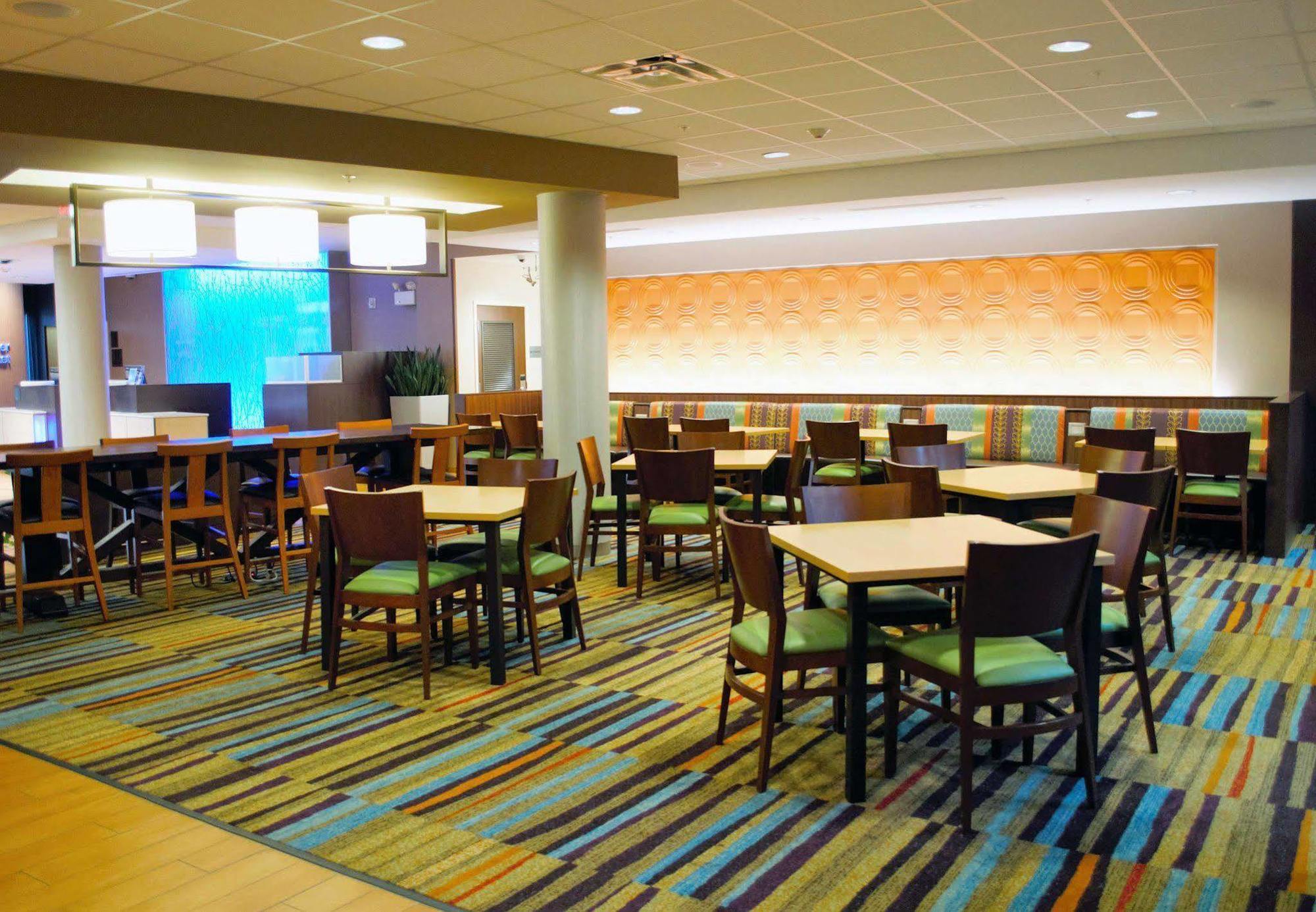 Fairfield Inn & Suites By Marriott Stroudsburg Bartonsville/Poconos Bagian luar foto